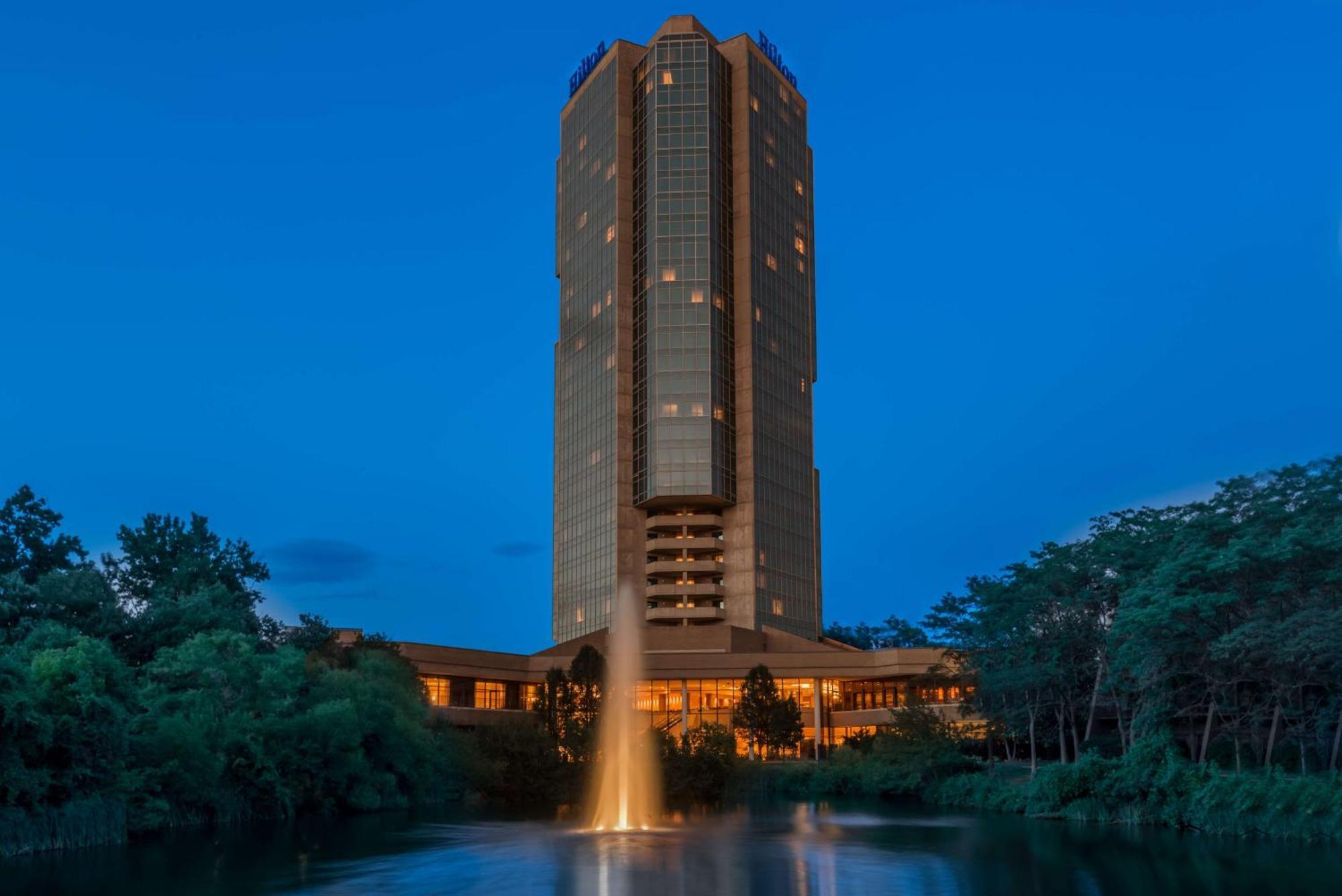 Hilton Alexandria Mark Center Exteriör bild